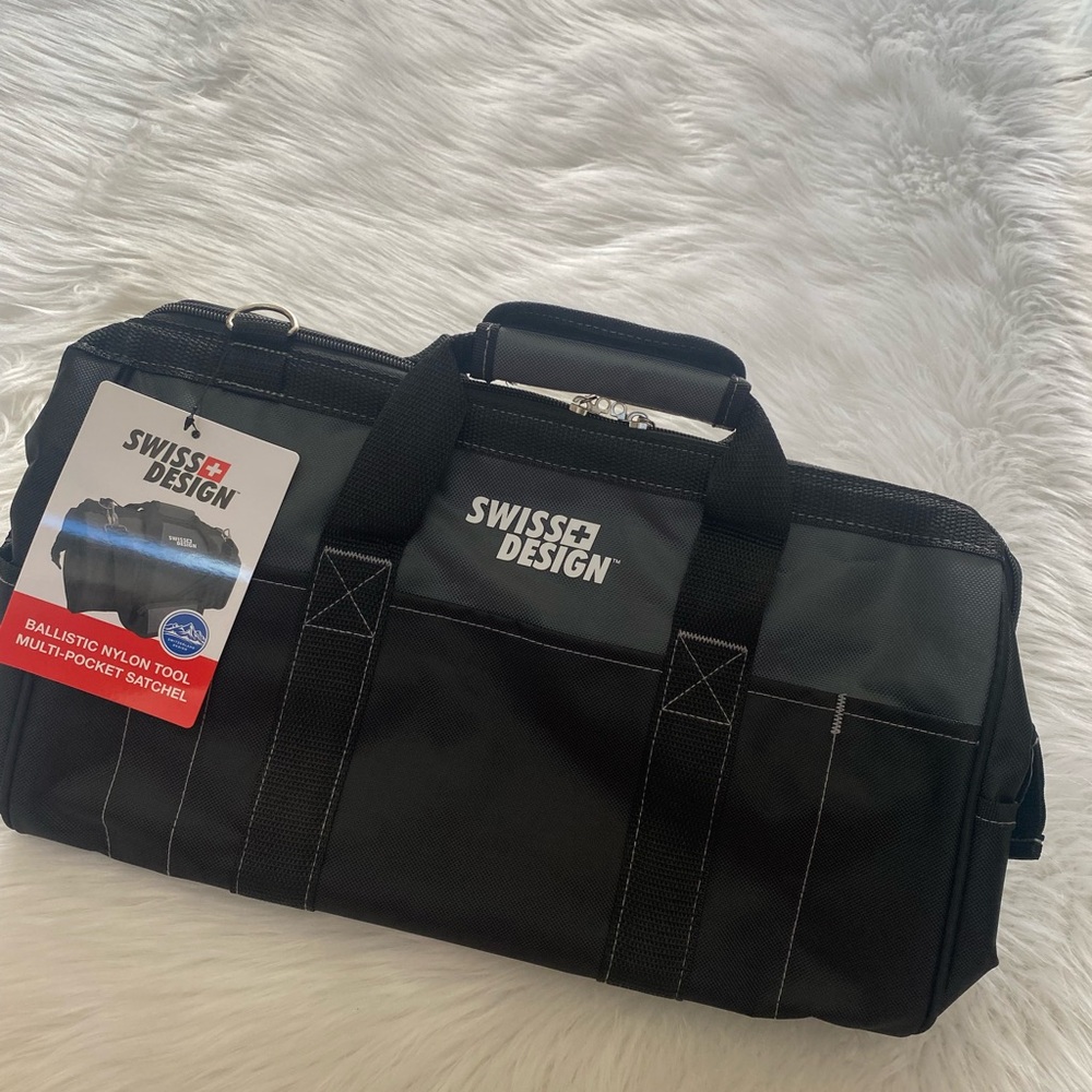 NWT-Swiss Design Black Multi-Pocket Utility Bag